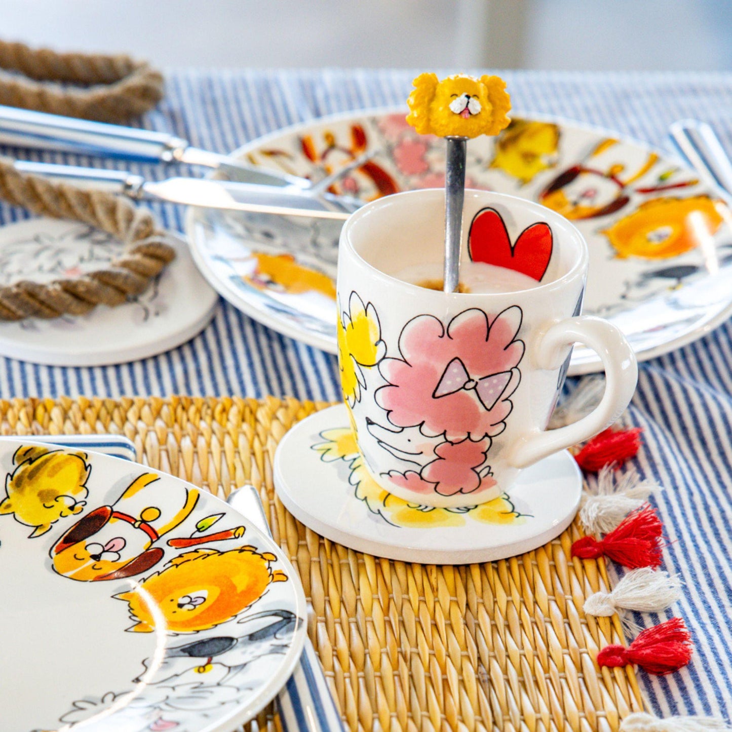 Met een theelepeltje met een hondenkopje in je kop koffie wordt het nog gezelliger bij jou aan tafel.