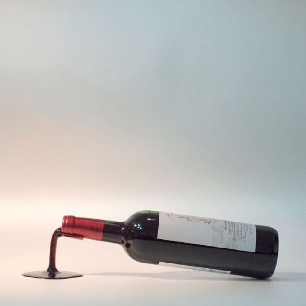 Wijnfleshouder Fall in Wine Rood van zijkant
